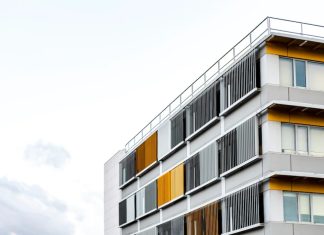 Предотвращение падения с лестниц и стремянок