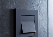 Скачки напряжения: как защитить технику дома